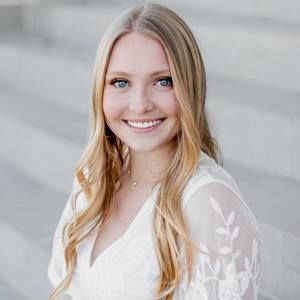 Meet your Posher, Lauren